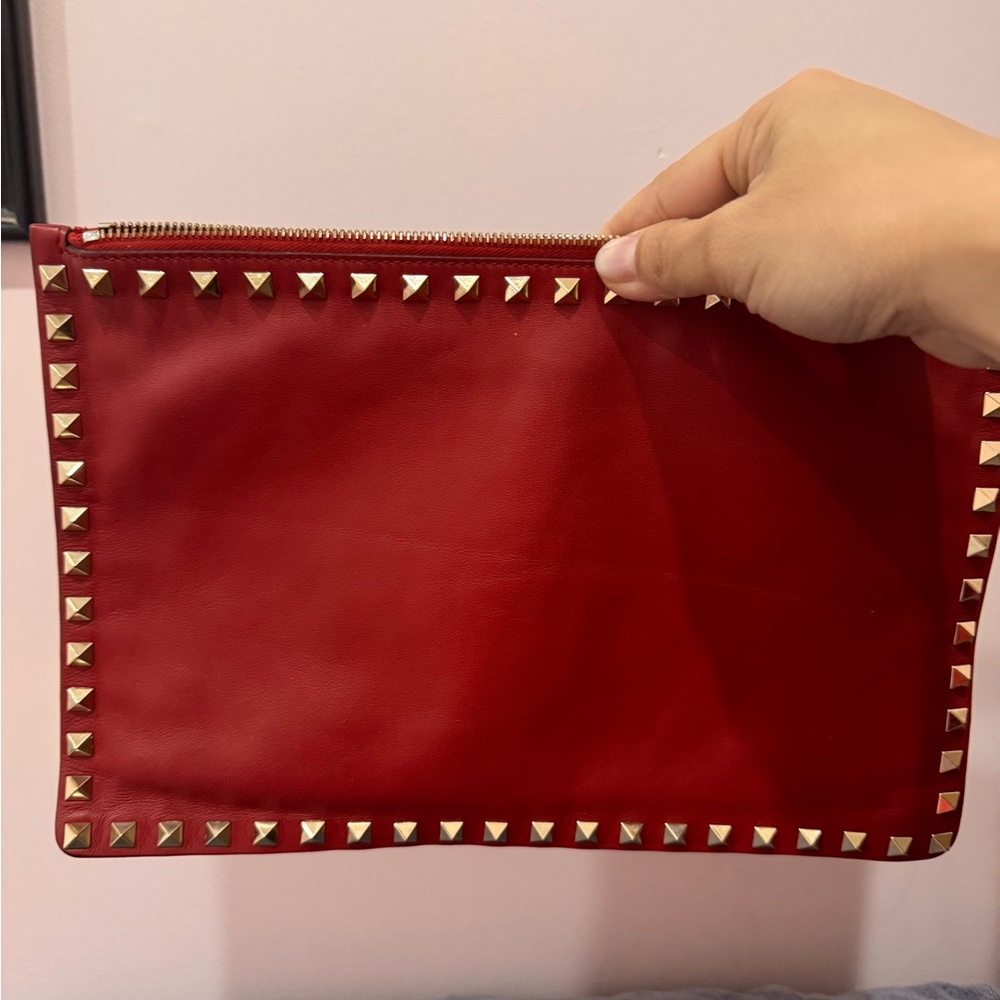 Valentino Garavani
Red Leather Rockstud Clutch